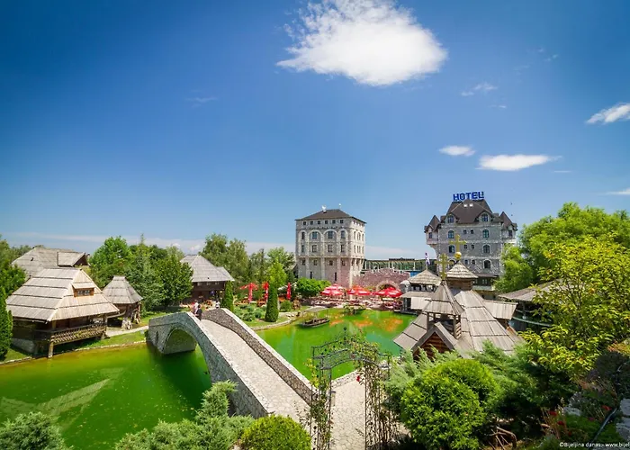 Etno Selo Stanisici Hotel Pirg